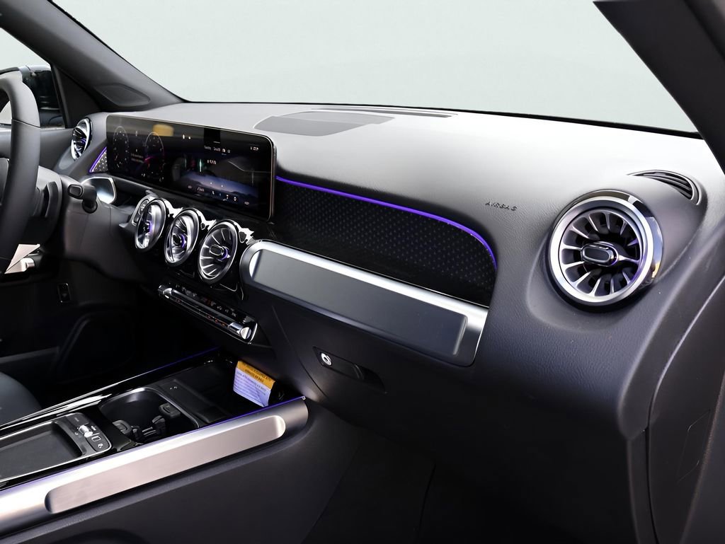 Certified 2025 Mercedes-Benz GLB 250 4MATIC image 11