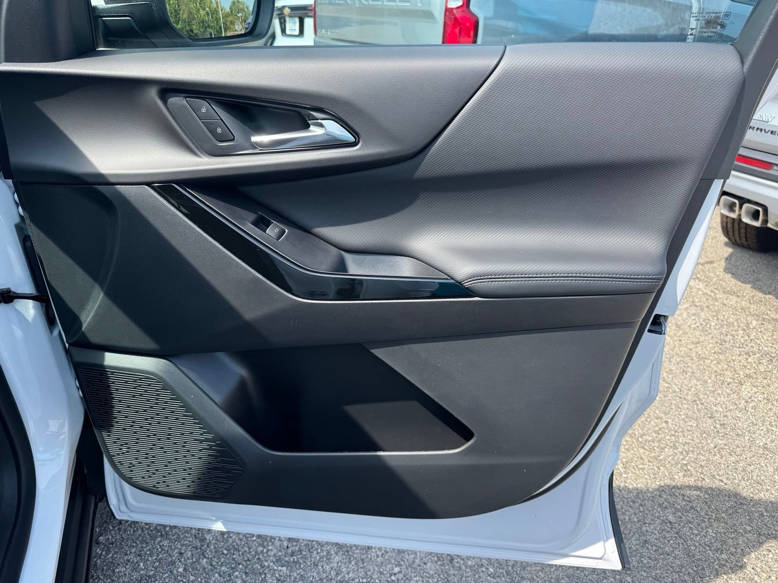 New 2027 Chevrolet Equinox LT FWD image 30