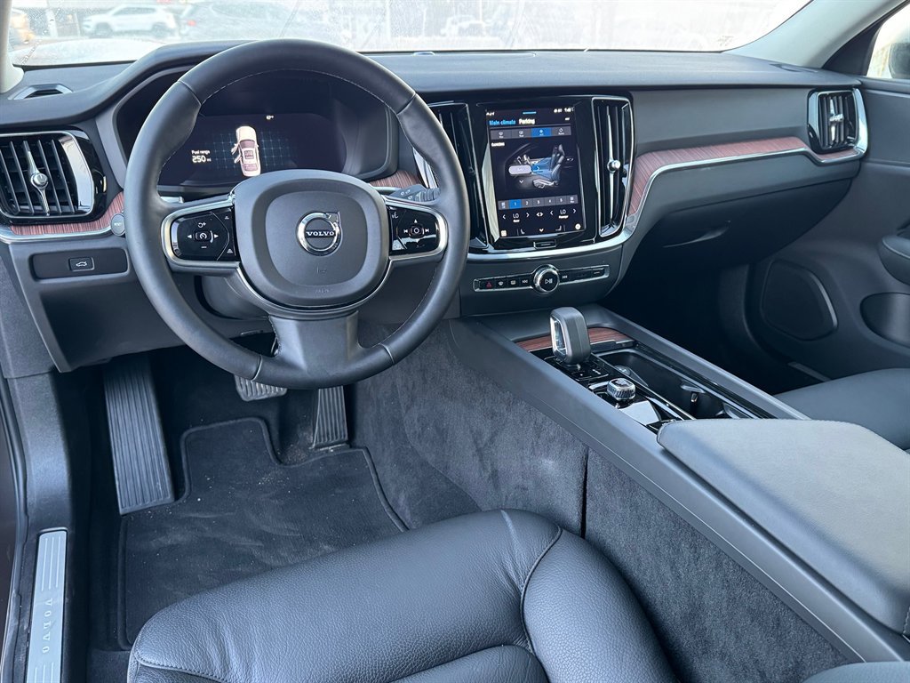 Used 2024 Volvo S60 B5 Plus image 11