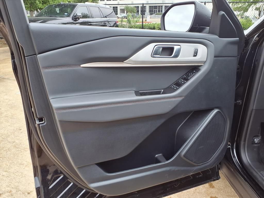 New 2026 Ford Explorer Active RWD image 22