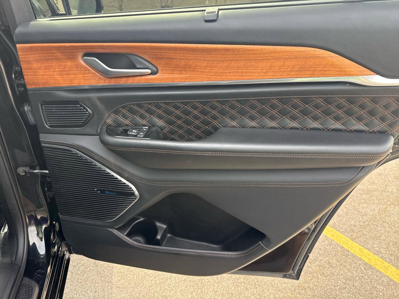 Used 2022 Jeep Grand Cherokee L Summit w/ Advanced Protech Group IV image 24