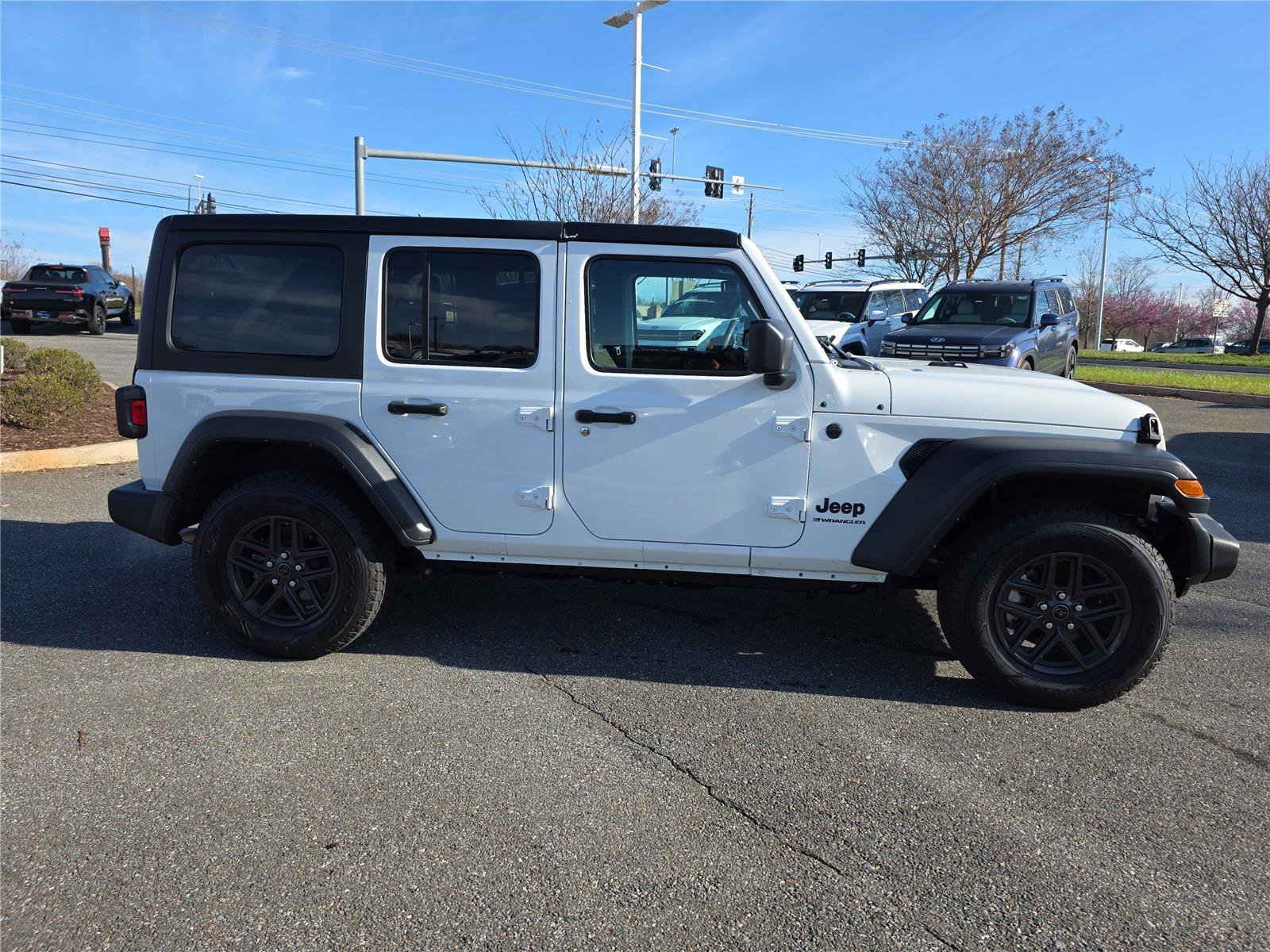 Used 2024 Jeep Wrangler Sport S image 3