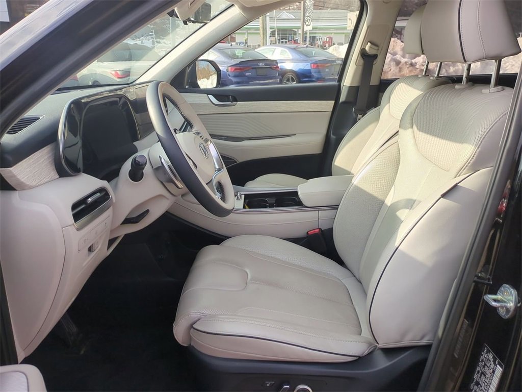 Used 2023 Hyundai Palisade Calligraphy image 23