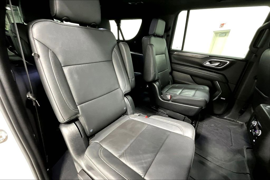Used 2023 Chevrolet Suburban Z71 w/ Luxury Package image 36