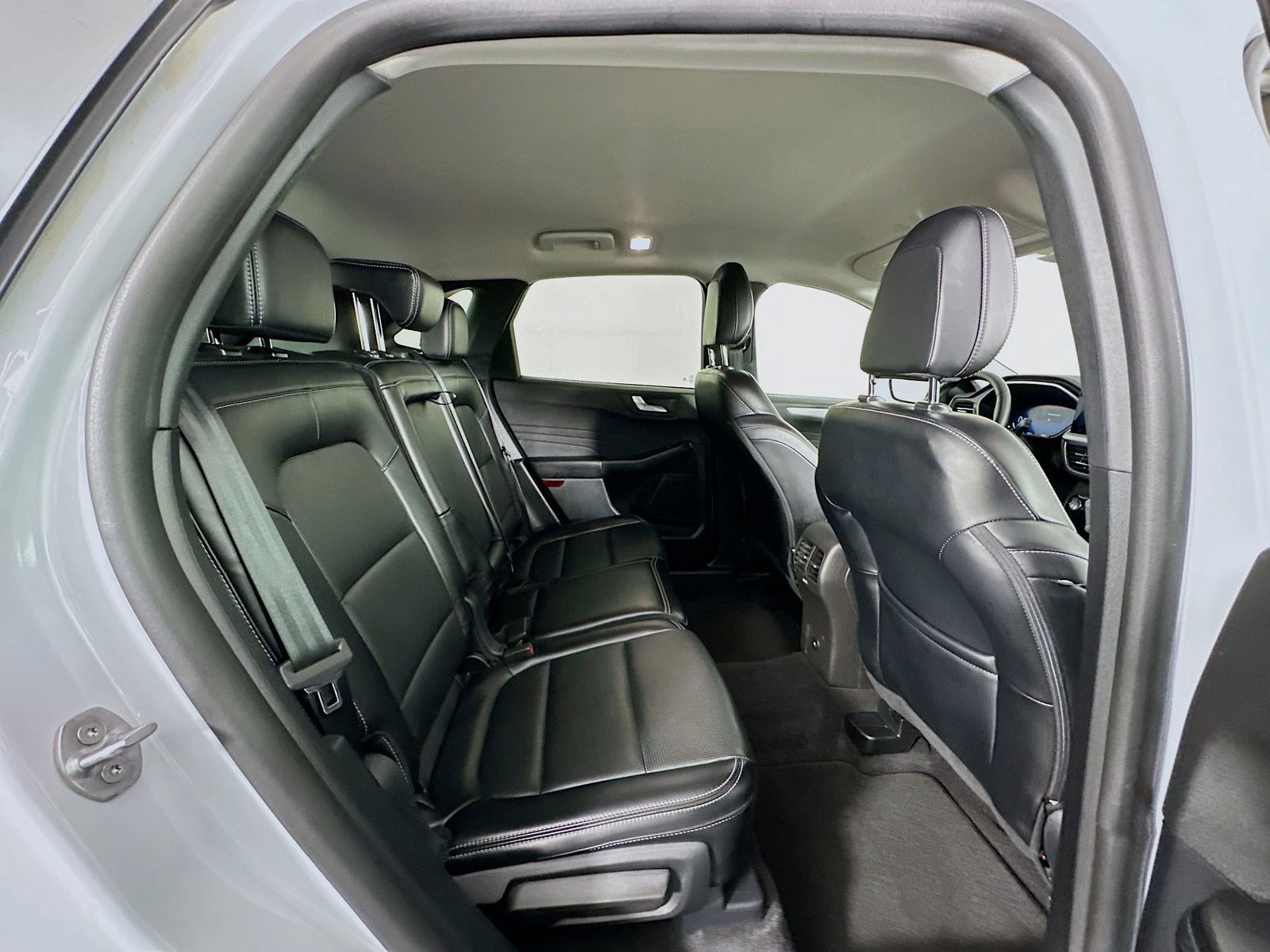 Used 2025 Ford Escape Platinum image 28