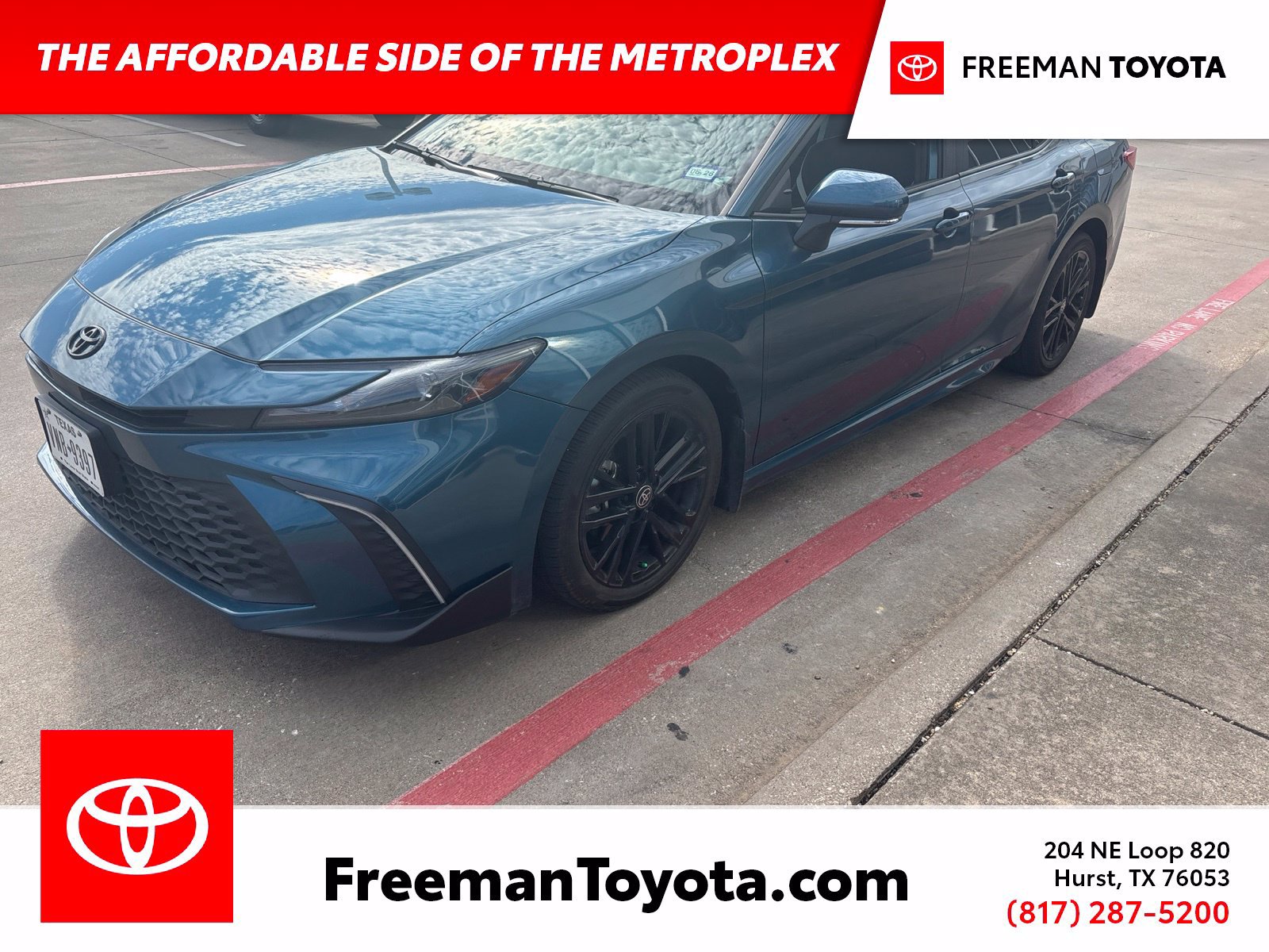 Used 2025 Toyota Camry SE w/ Convenience Package FWD image 1
