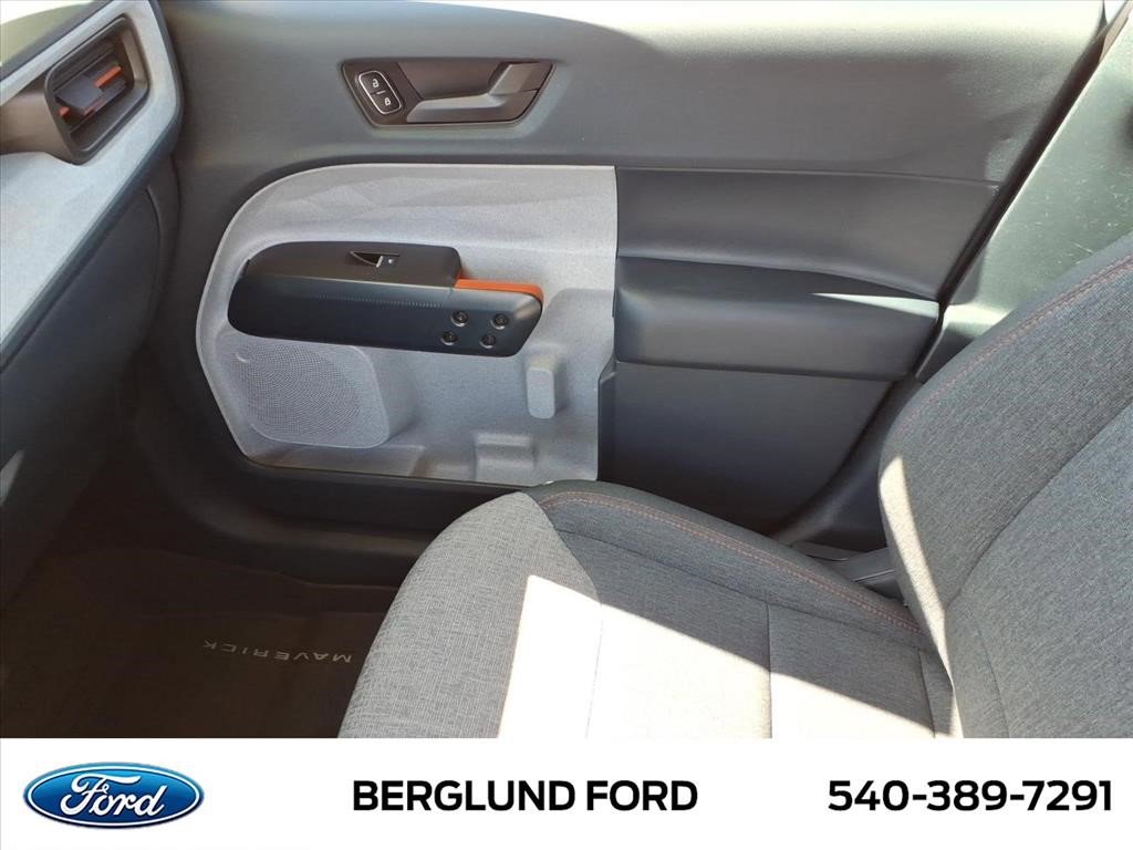 Used 2024 Ford Maverick XLT image 32