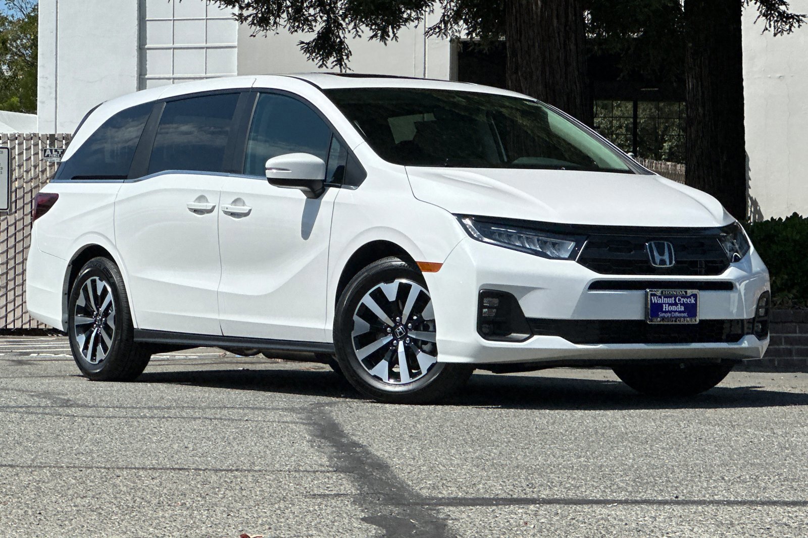 New 2026 Honda Odyssey EX-L image 2