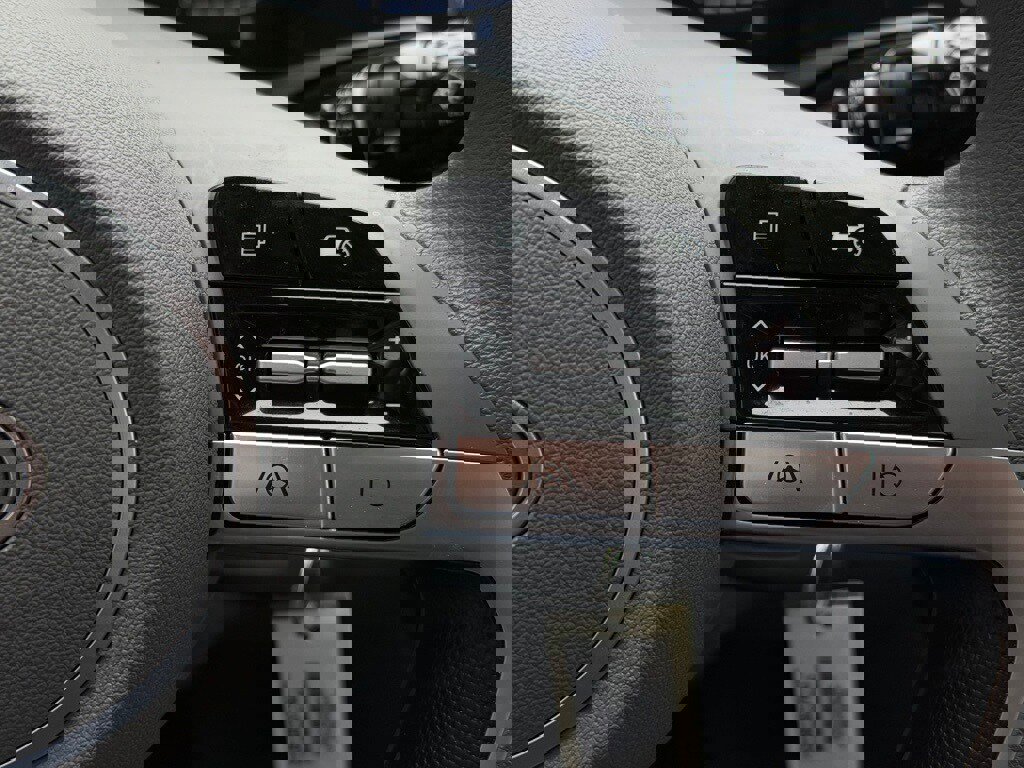 Certified 2025 Hyundai Elantra SE w/ Cargo Package image 19