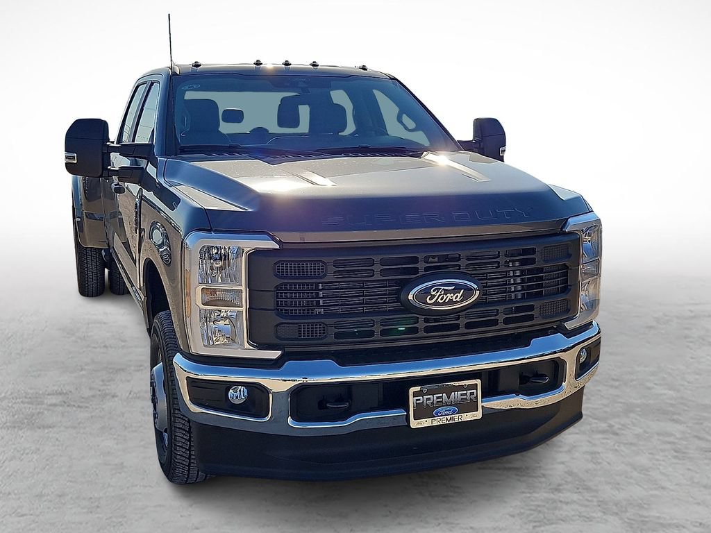New 2026 Ford F350 XL w/ XL Chrome Package AWD/4WD image 2