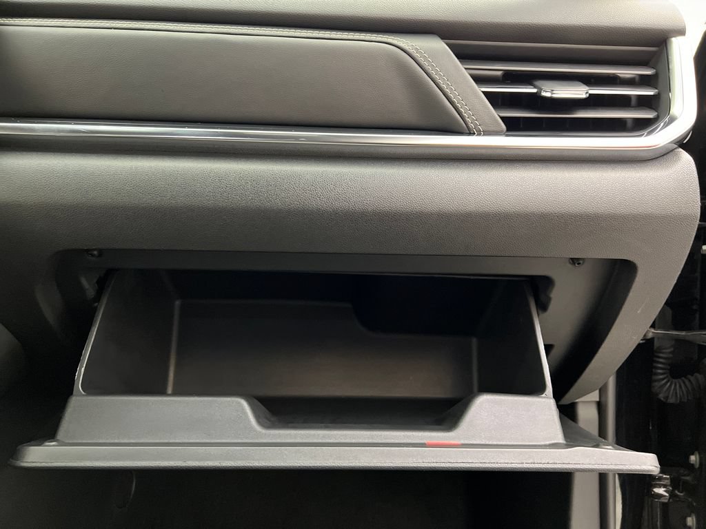 Used 2025 GMC Terrain Elevation FWD image 33