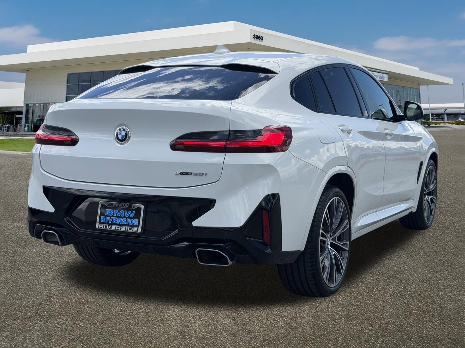 Used 2023 BMW X4 xDrive30i w/ M Sport Package image 10