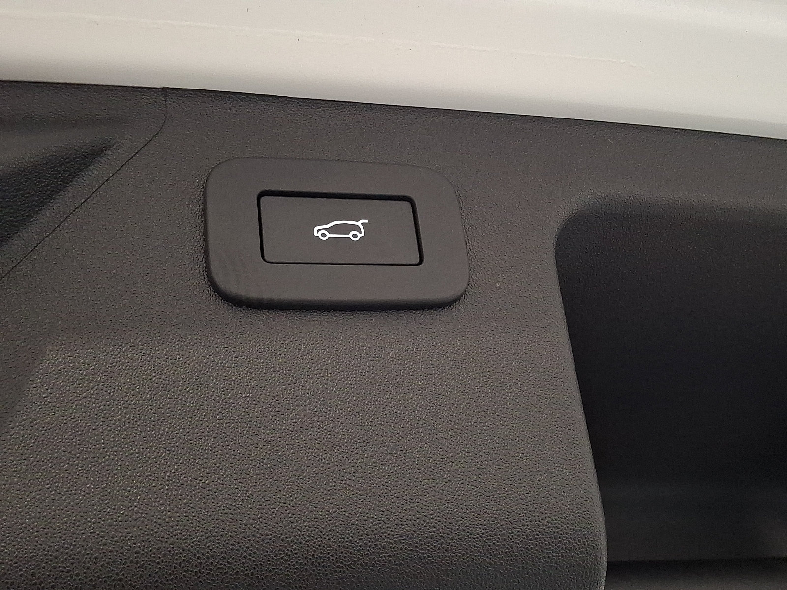 Certified 2025 Land Rover Discovery Sport S AWD/4WD image 28