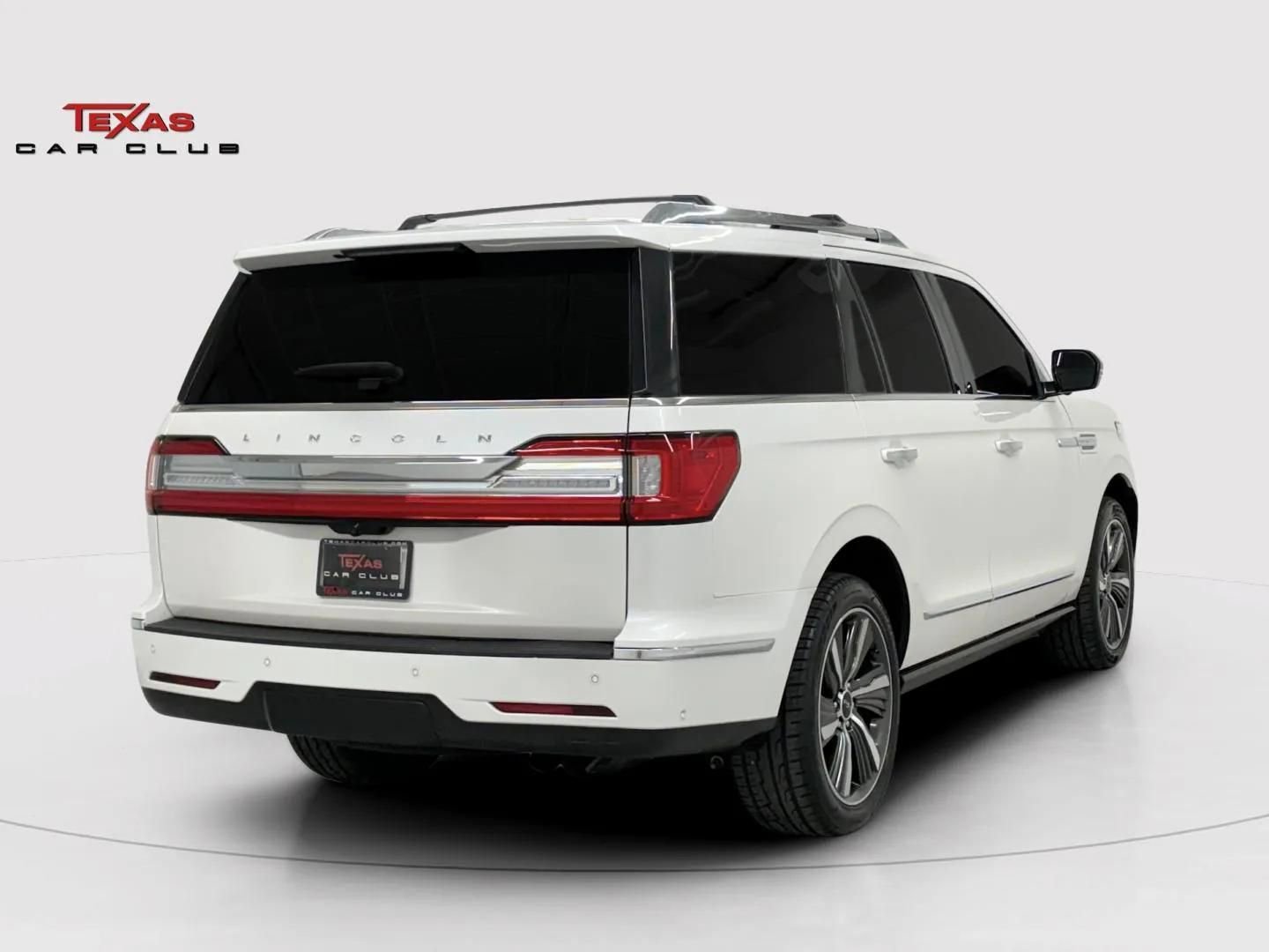 Used 2019 Lincoln Navigator Reserve image 5