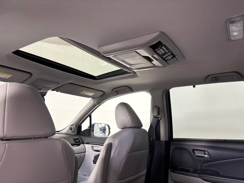 Used 2017 Honda Pilot Touring image 20