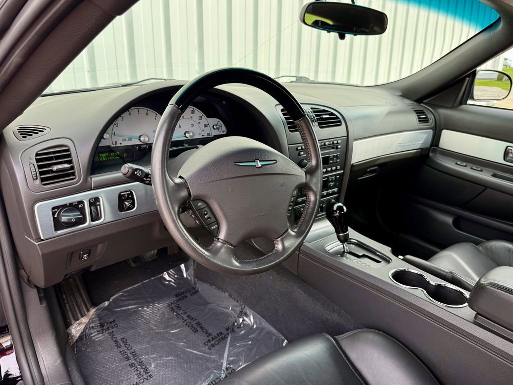 Used 2002 Ford Thunderbird image 10