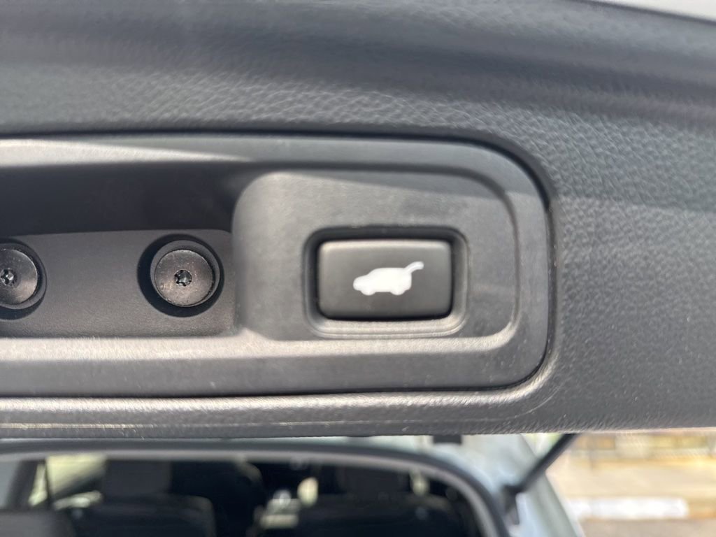 Used 2021 Honda Pilot Touring image 10