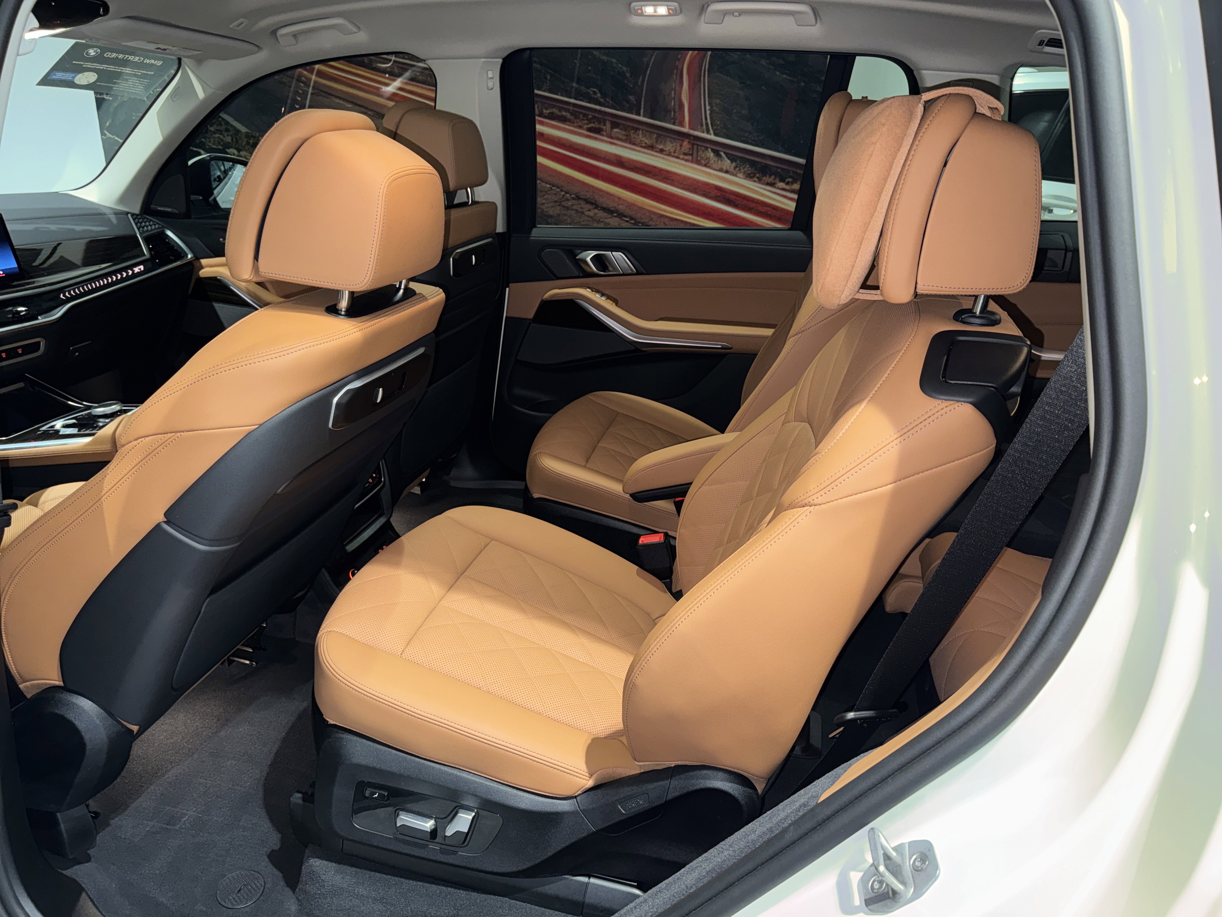 Certified 2025 BMW X7 xDrive40i w/ Premium Package image 15