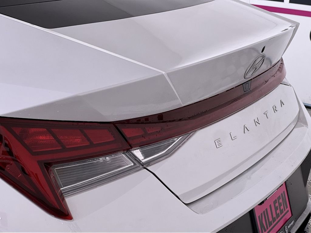 Used 2025 Hyundai Elantra SEL image 26