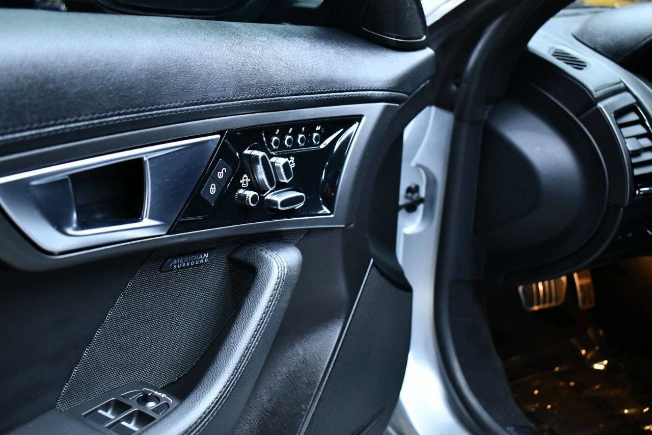 Used 2016 Jaguar F-TYPE S image 42
