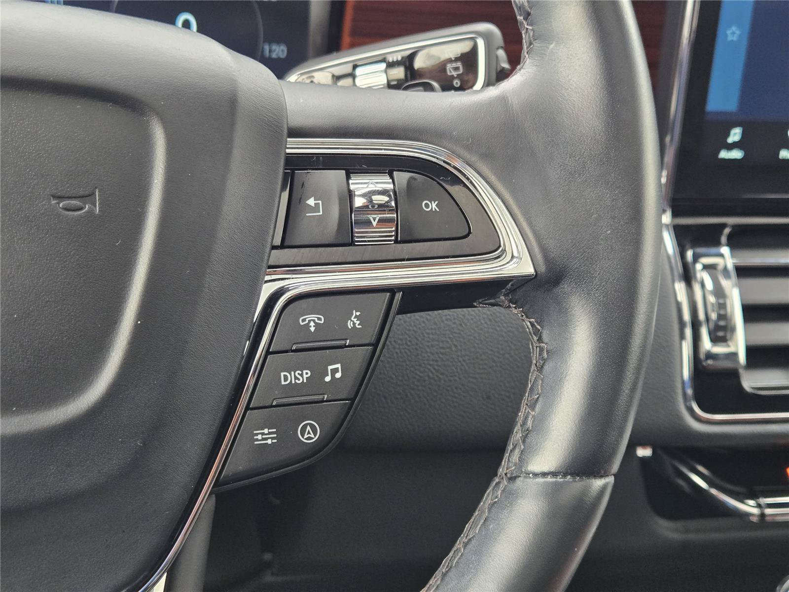 Used 2024 Lincoln Navigator Premiere AWD/4WD image 29