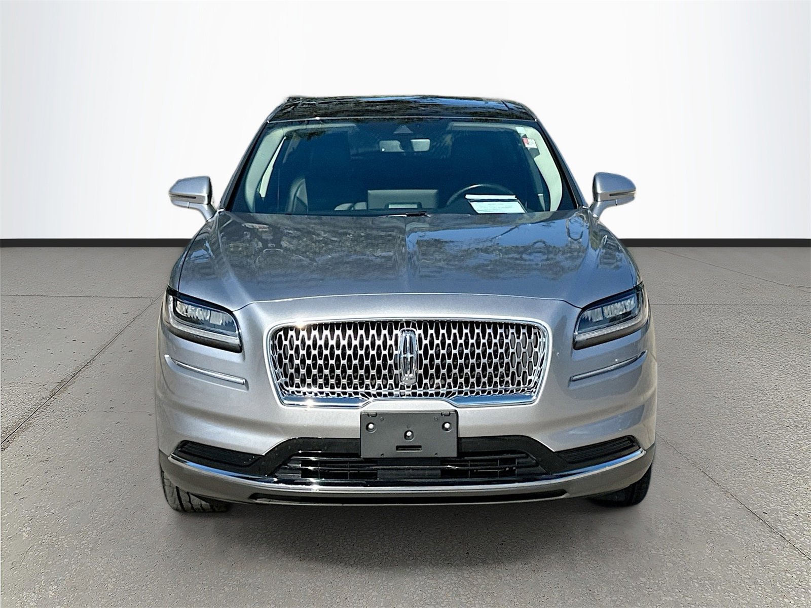 Used 2022 Lincoln Nautilus Reserve image 2