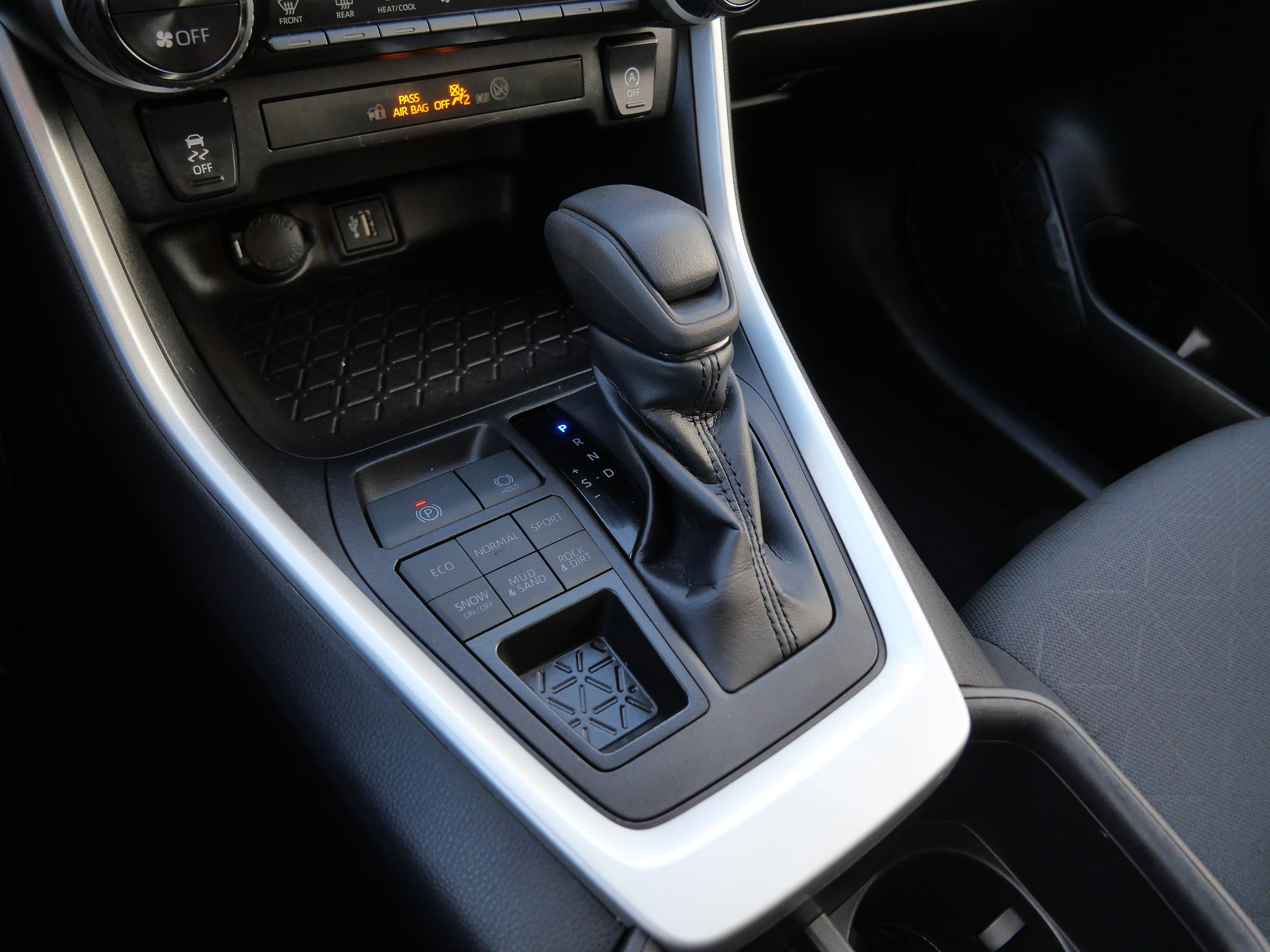 Certified 2025 Toyota RAV4 XLE image 25