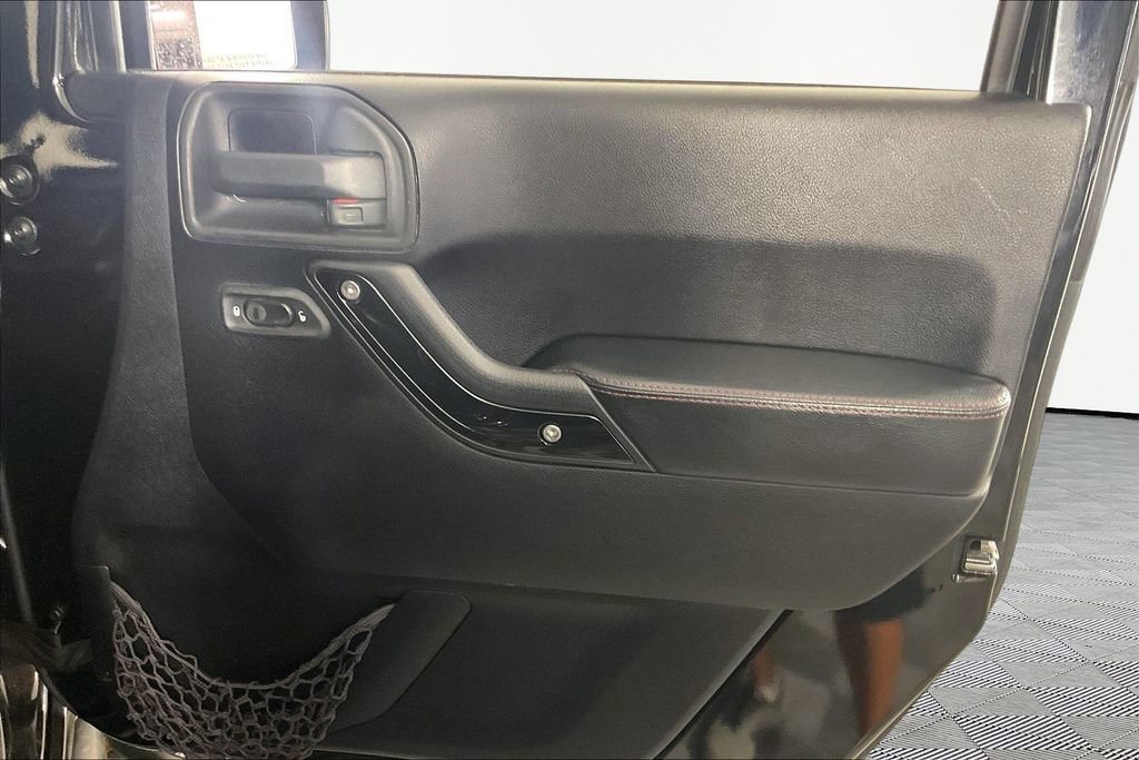 Used 2012 Jeep Wrangler Unlimited Sahara AWD/4WD image 24
