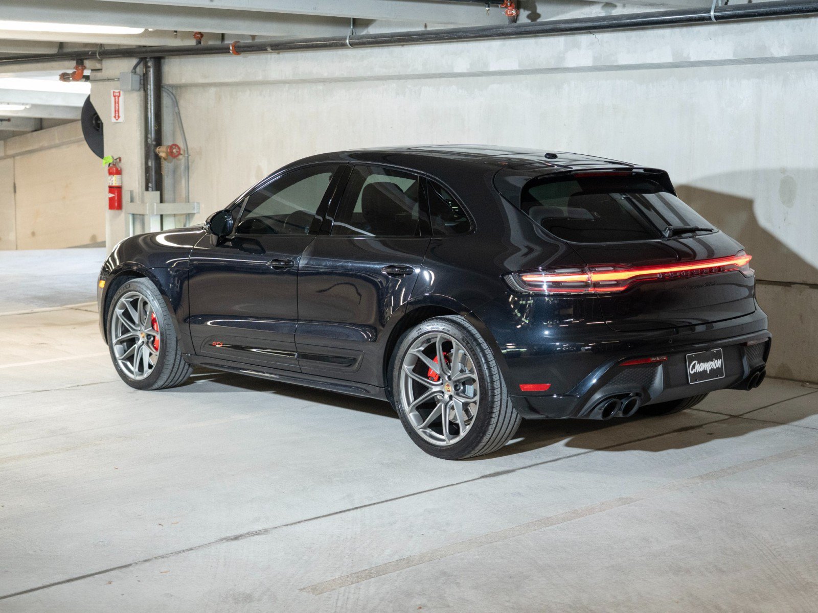 Certified 2024 Porsche Macan GTS AWD/4WD image 3