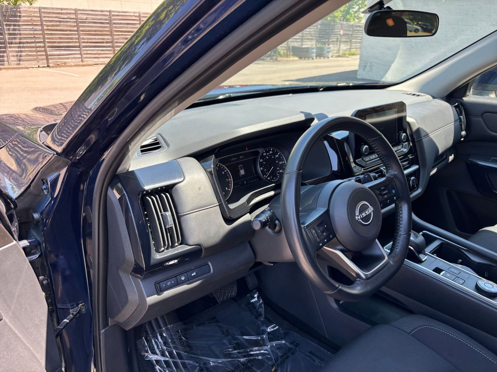 Used 2025 Nissan Pathfinder SV AWD/4WD image 38