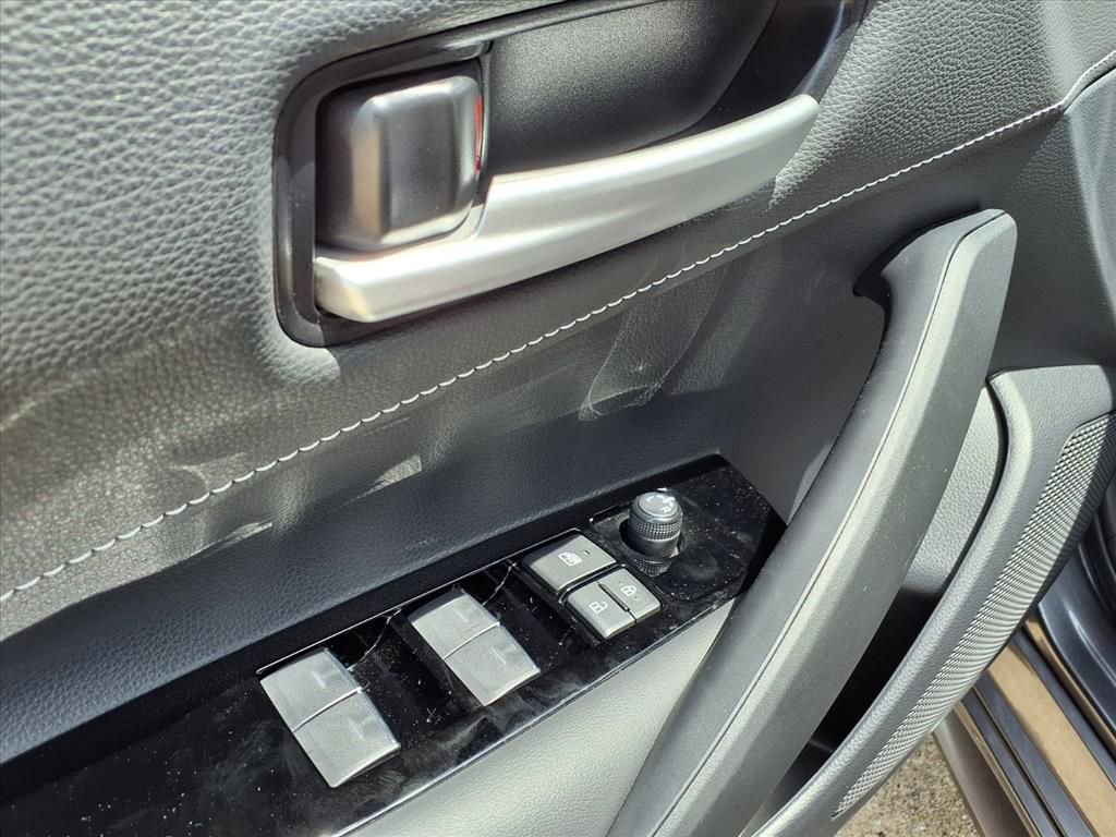 Used 2024 Toyota Corolla SE image 25