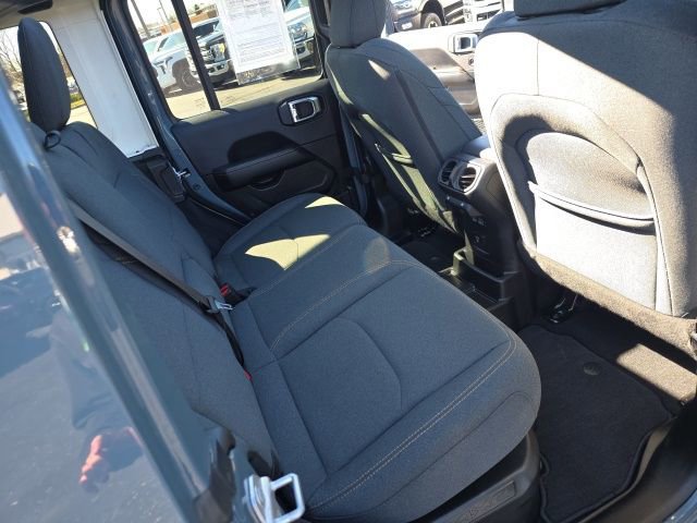 Used 2025 Jeep Wrangler Unlimited Sahara w/ Safety Group AWD/4WD image 44