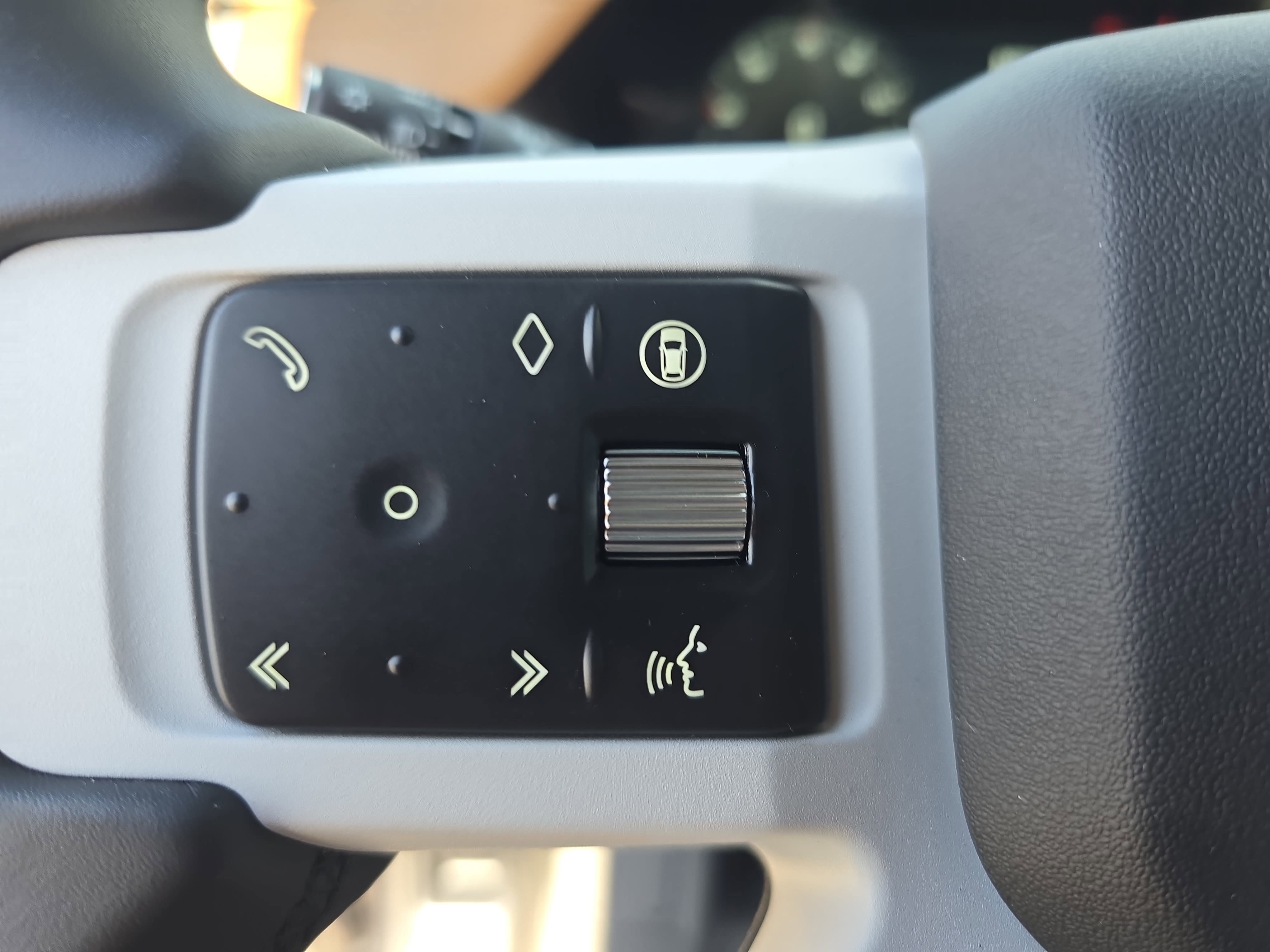 New 2026 Land Rover Defender 110 X-Dynamic SE AWD/4WD image 16