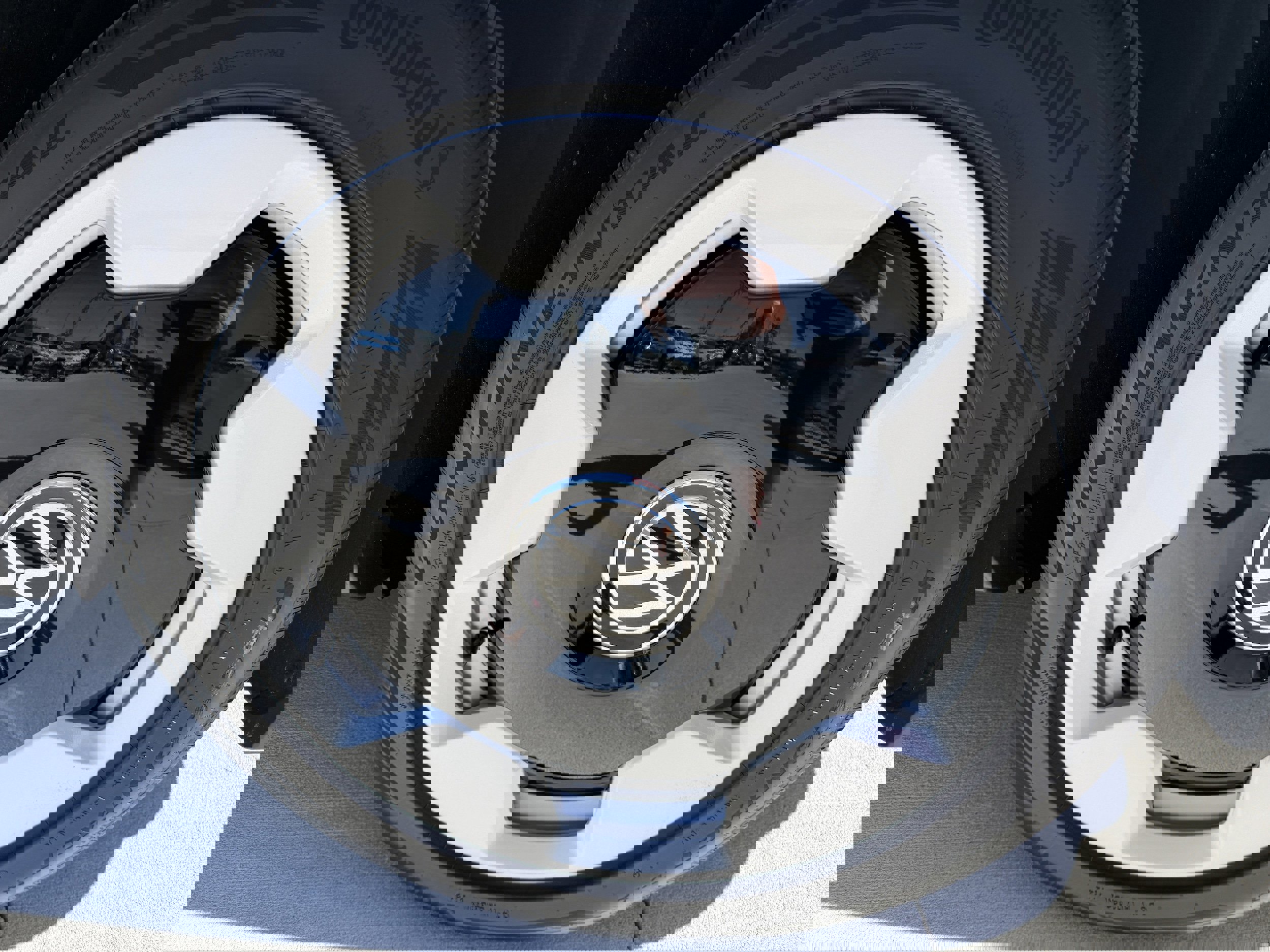 New 2025 Volkswagen ID. Buzz Pro S image 31