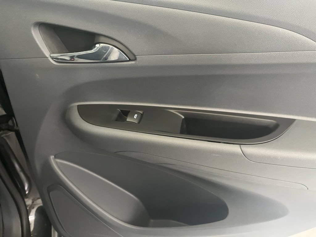 Used 2020 Chevrolet Bolt LT FWD image 54