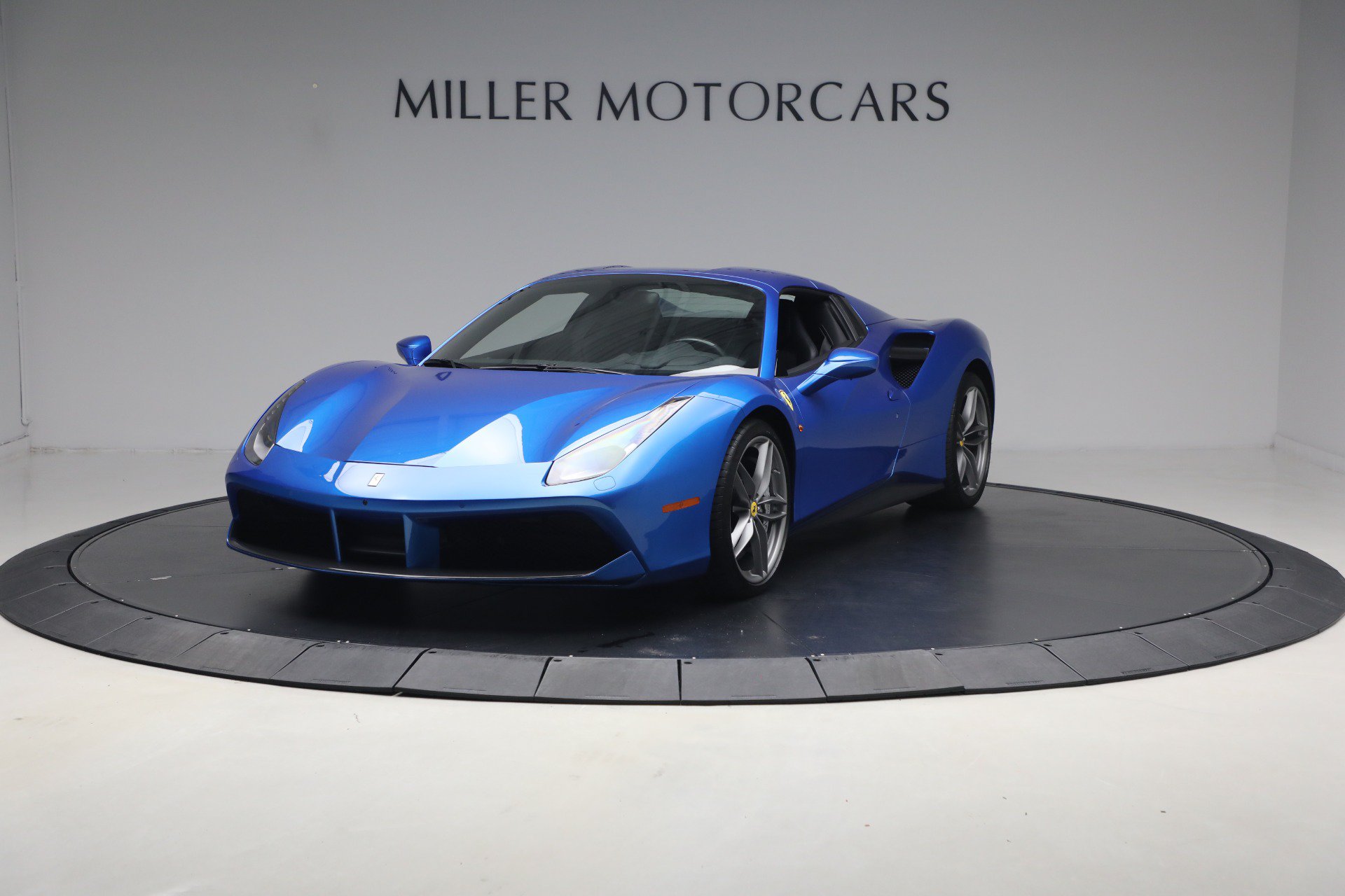 Used 2017 Ferrari 488 Spider RWD image 34