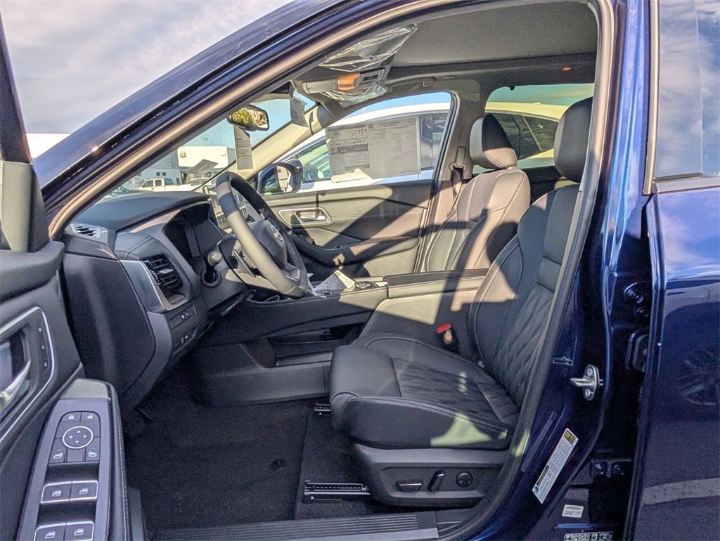 New 2026 Nissan Rogue Platinum w/ Platinum Premium Package image 5