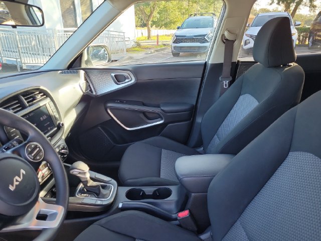 Used 2024 Kia Soul LX w/ LX Technology Package FWD image 18