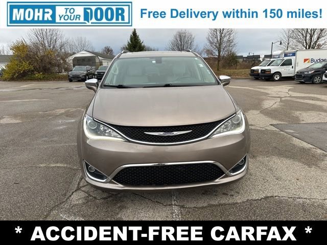 Used 2018 Chrysler Pacifica Limited image 2