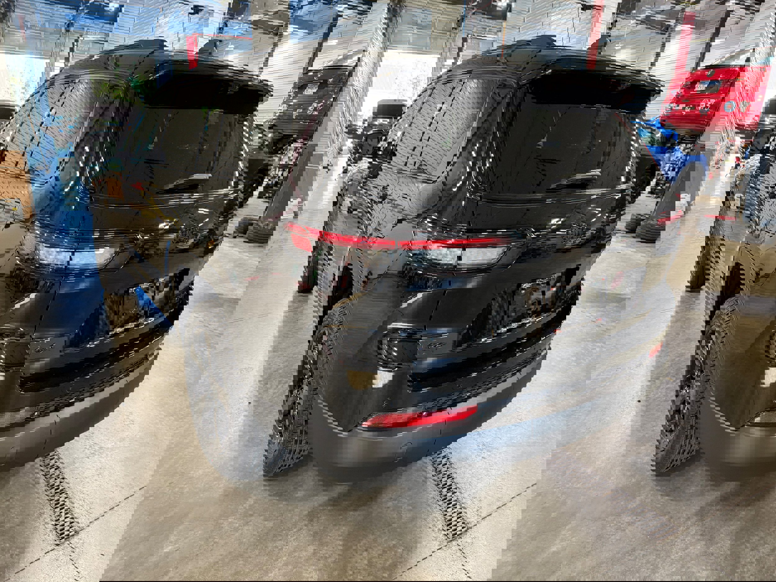 New 2025 Jeep Grand Cherokee L Limited image 23