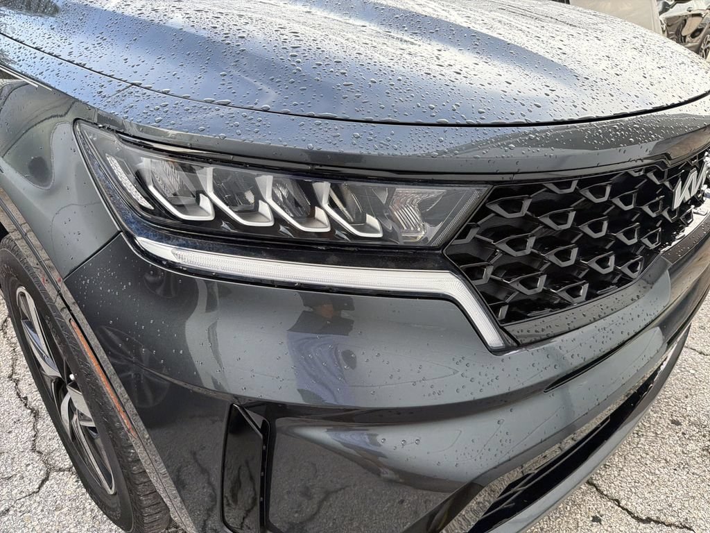 Certified 2022 Kia Sorento S FWD image 2