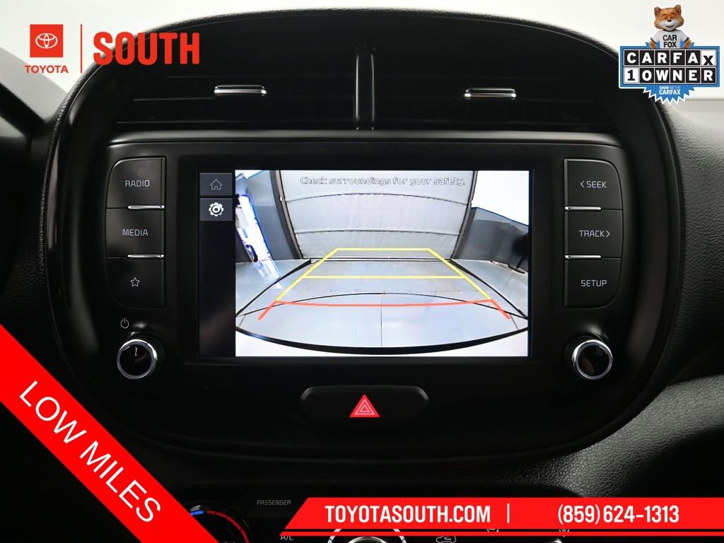 Used 2025 Kia Soul LX w/ LX Technology Package FWD image 16