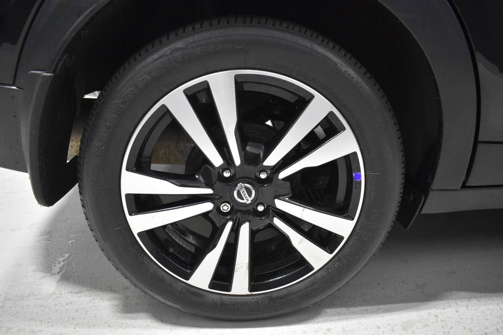 Used 2020 Nissan Kicks SR image 10