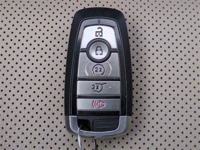 Used 2021 Ford Escape Titanium image 29