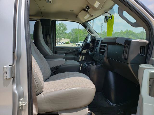 Used 2018 Chevrolet Express 3500 LT w/ LT Preferred Equipment Group RWD image 16