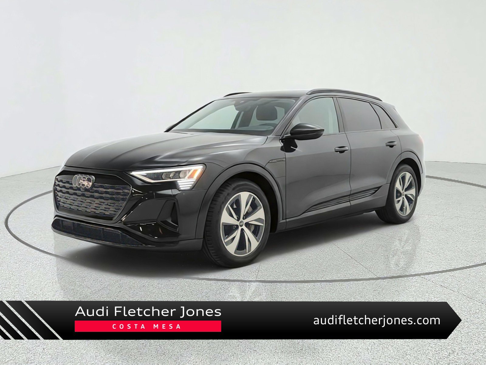Used 2024 Audi Q8 e-tron Premium AWD/4WD image 1
