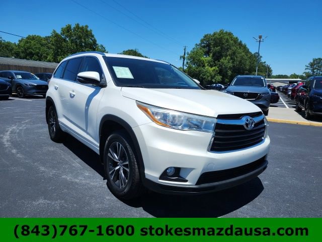 Used 2016 Toyota Highlander XLE AWD/4WD image 10