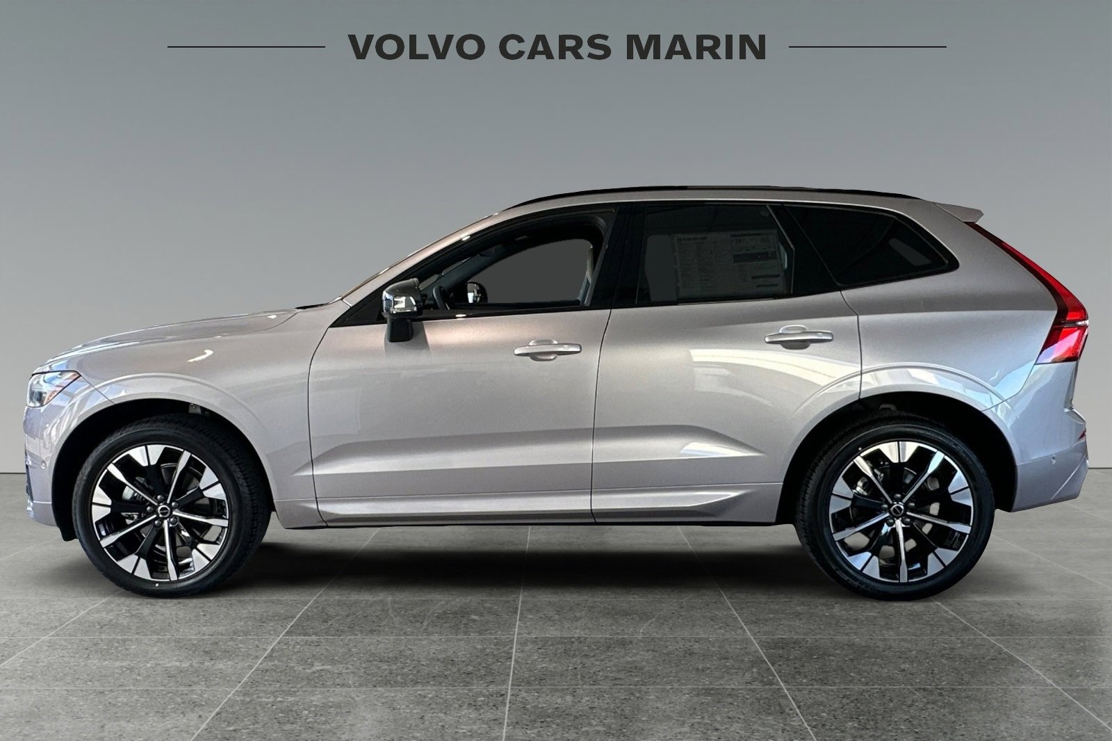 New 2026 Volvo XC60 B5 Plus w/ Climate Package image 5