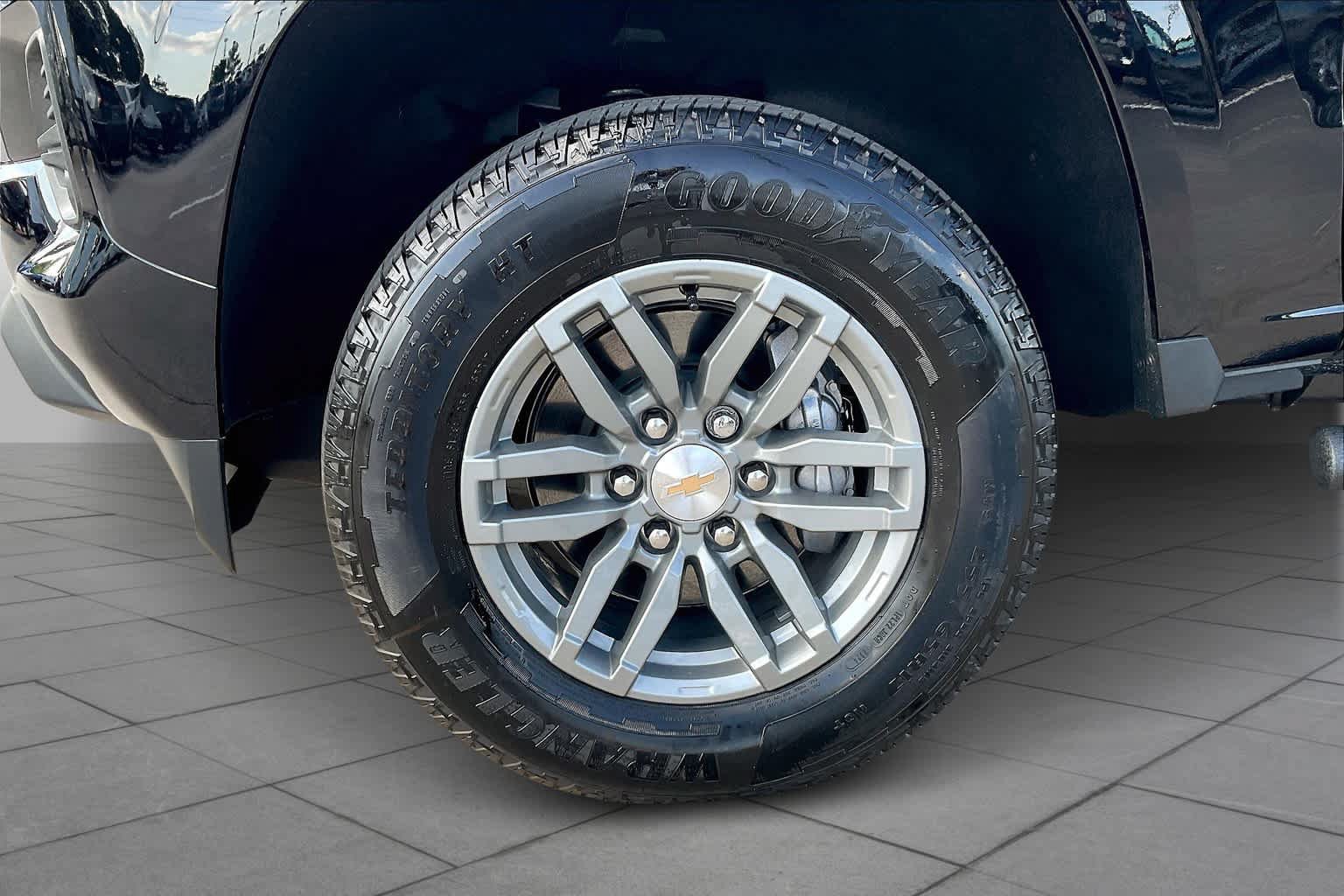 Used 2024 Chevrolet Colorado LT w/ LT Convenience Package RWD image 11