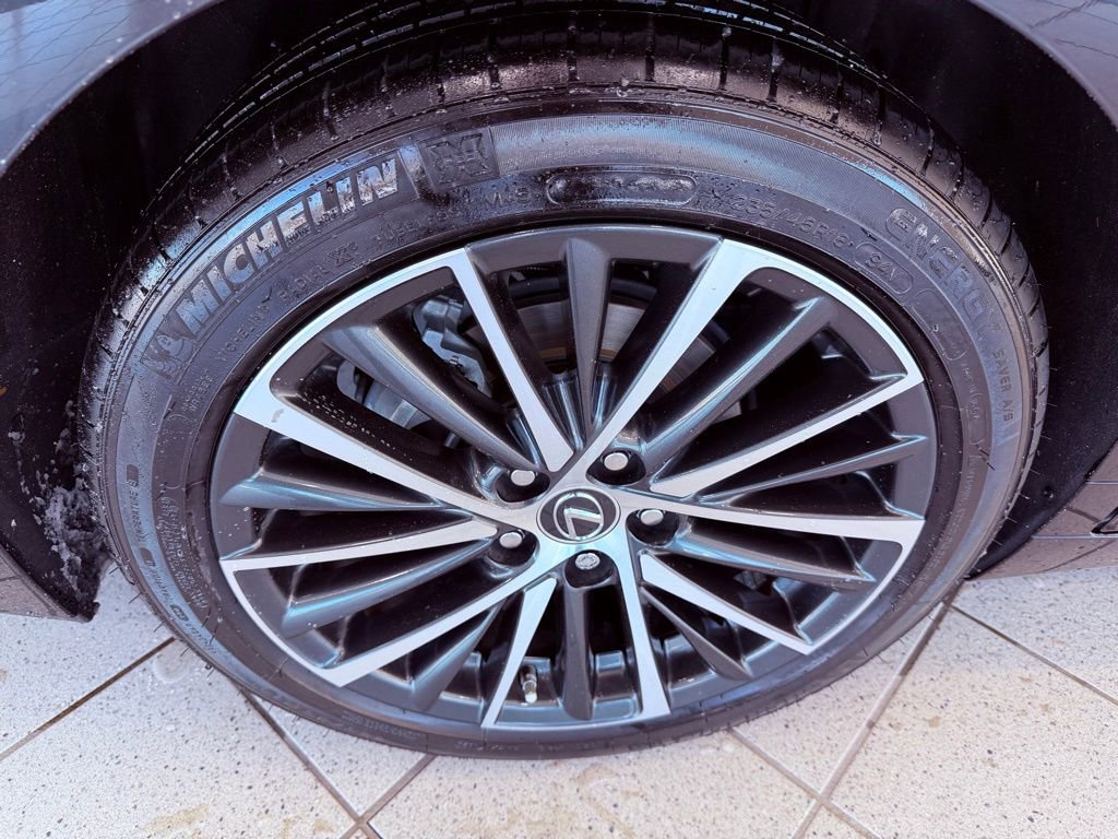 Certified 2024 Lexus ES 350 w/ Premium Package image 15